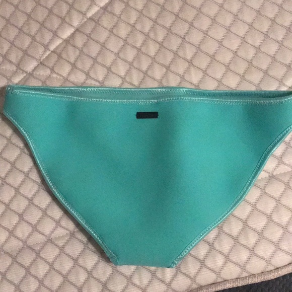 Trangl swim suit set - Picture 7 of 7